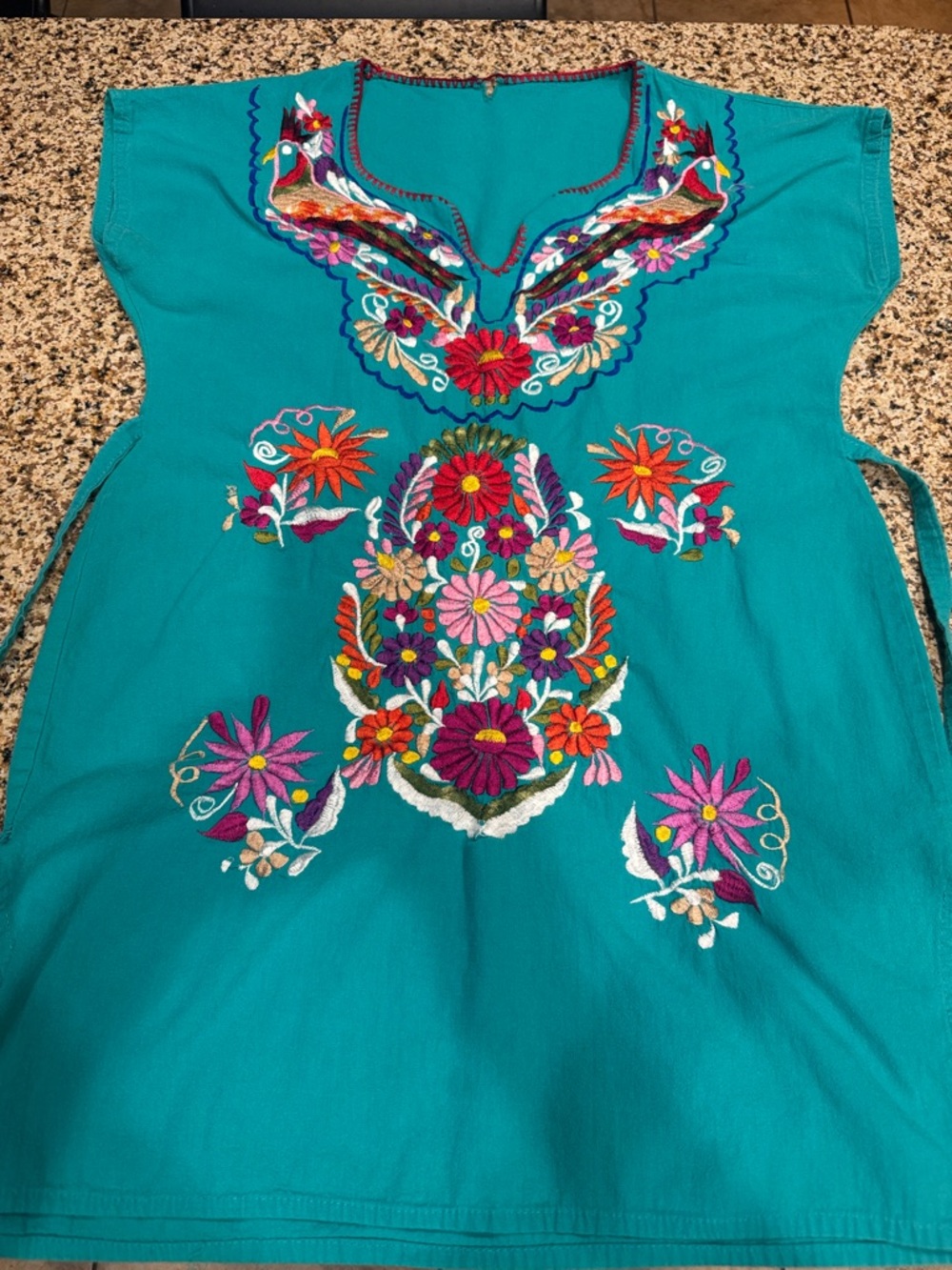 Beautiful Cinco de Mayo embroidery shirt size medium.